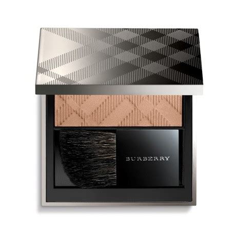 Scopri Fondotinta di Burberry Fresh Glow Compact Foundation 